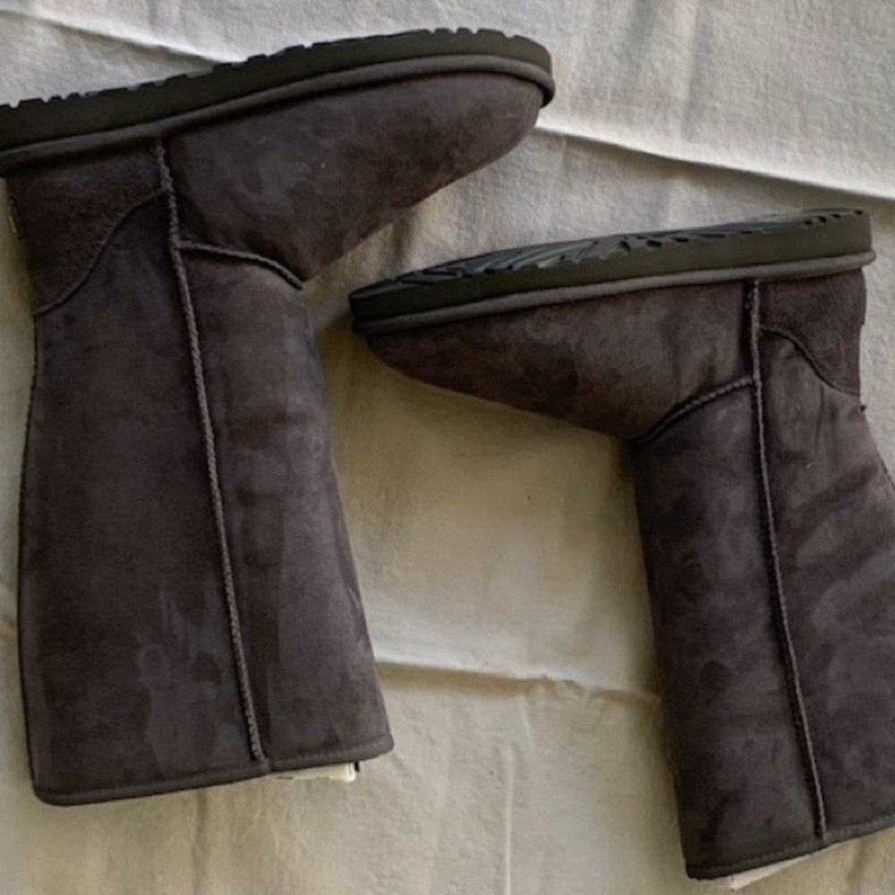 UGG Gray Classic Tall NEW Size 8